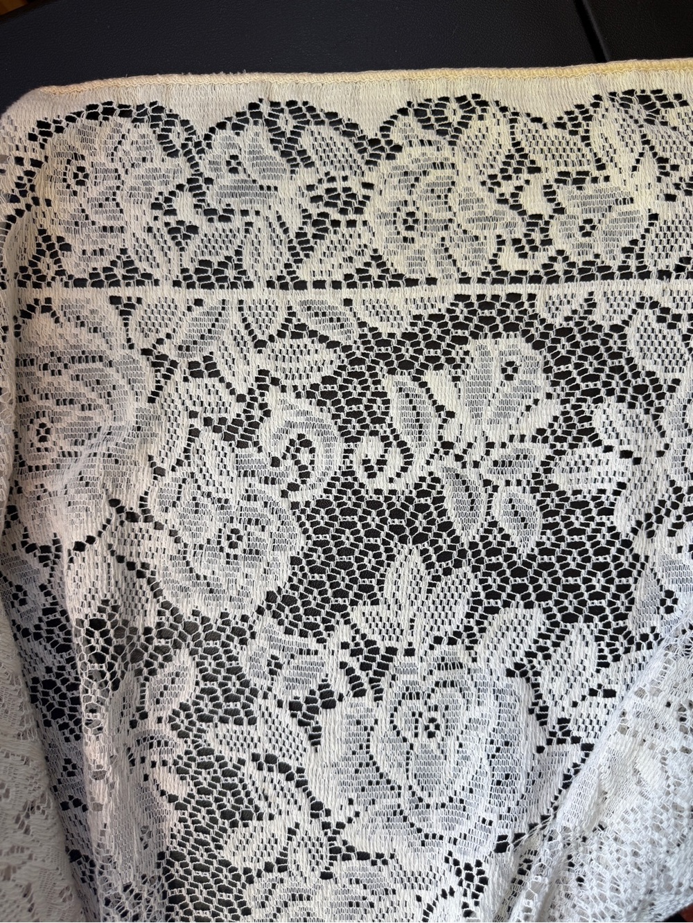 Vintage Quaker Lace Camelia Table Topper, 42x42, machine made, floral, 1950s